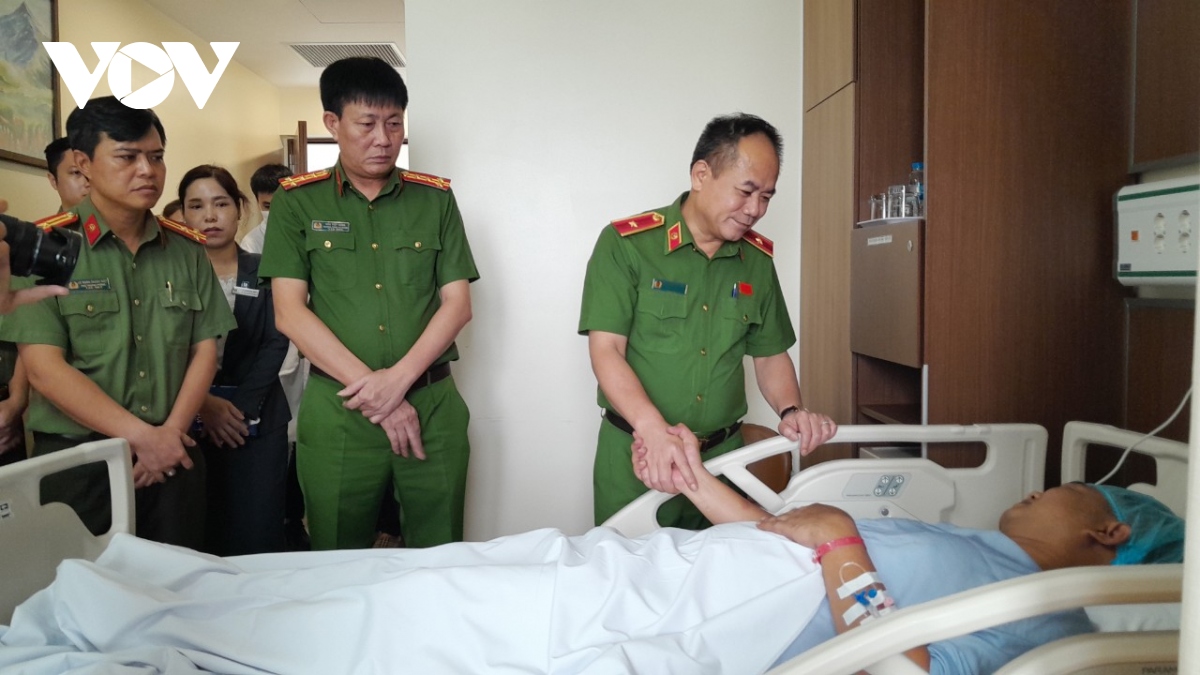 Thiếu tá công an nhập viện vì bị bắn khi giải cứu bé trai bị bắt cóc ở Hà Nội
